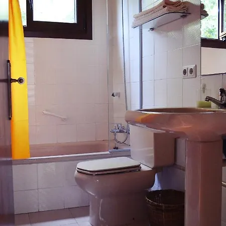 Etxaluze Nocleg ze śniadaniem Ormáiztegui