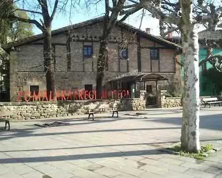 Etxaluze Bed & Breakfast *