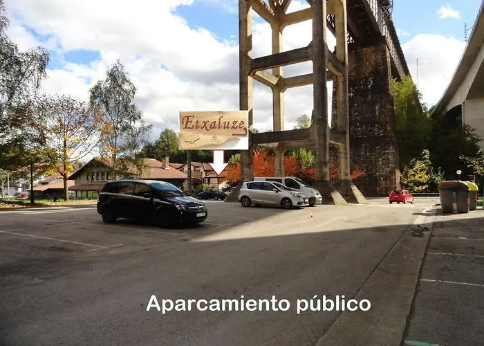 Bed & Breakfast Etxaluze *